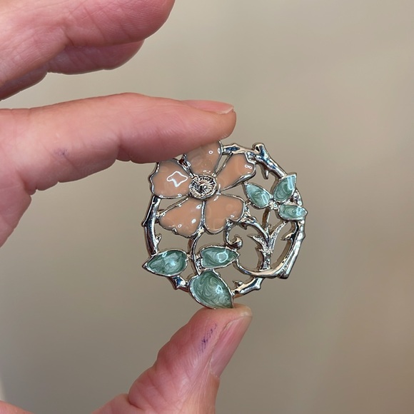 Vintage 1928 Brand Silver-tone & Enamel Floral Pin - Picture 11 of 14